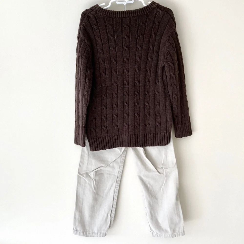 Gap brown cable knit sweater with khaki pants 4
